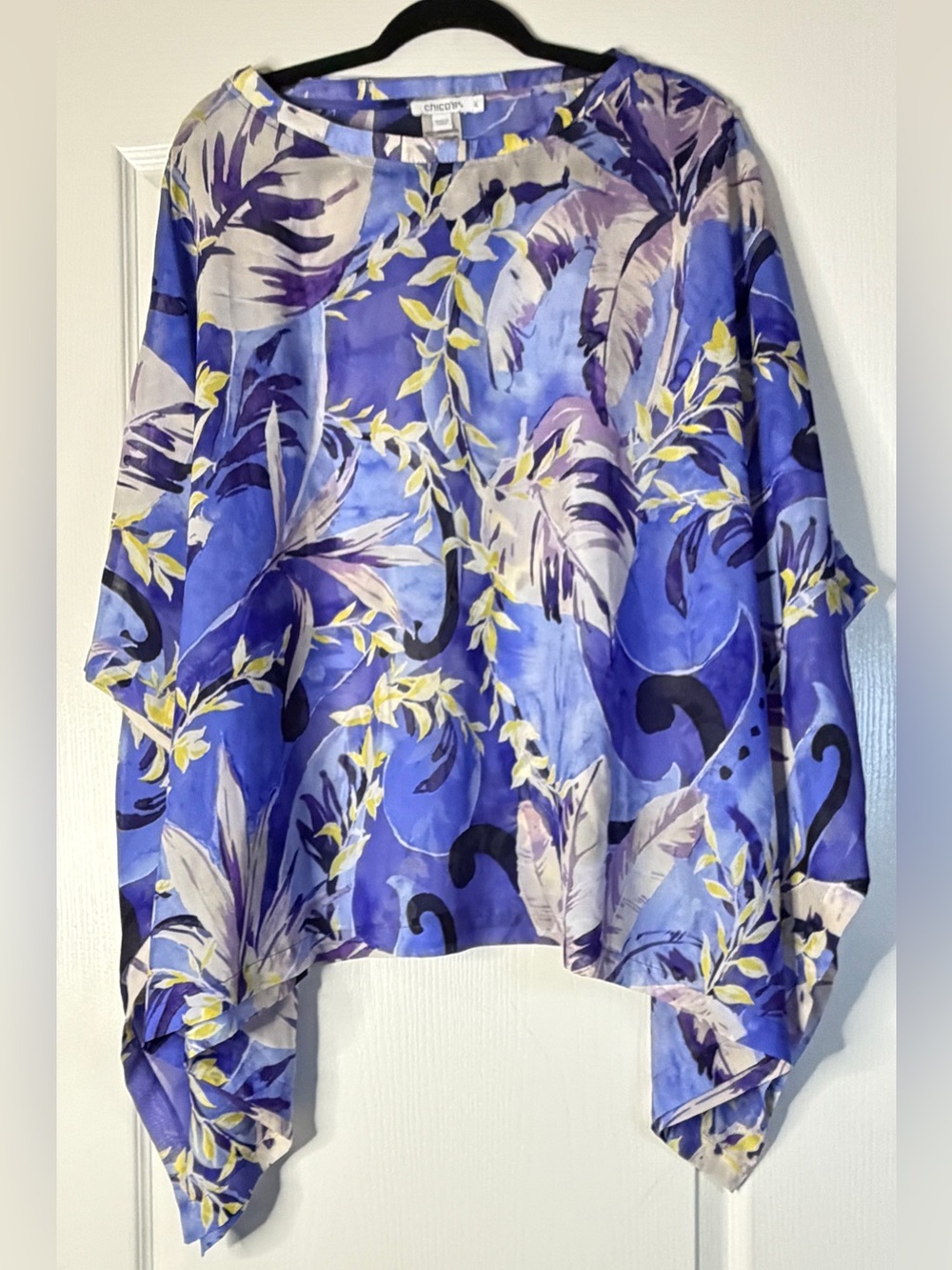 Chico’s L/XL Abstract Botanical Floral Tunic Blouse Blue Purple Yellow 100% Poly